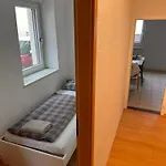 Monteurwohnung Fuer 5 Personen Mit 3 Schlafzimmern Mainz