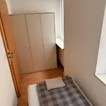 Monteurwohnung Fuer 5 Personen Mit 3 Schlafzimmern *