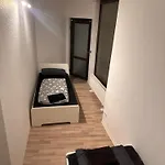 Monteurwohnung Fuer 5 Personen Mit 3 Schlafzimmern * Mainz