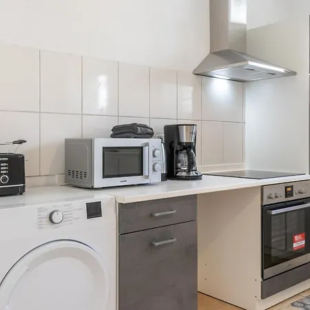 Monteurwohnung Für 4 Personen In Zentraler Lage Apartment