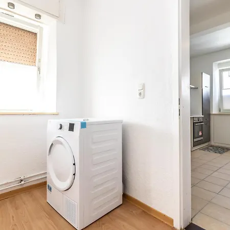 Monteurwohnung Fuer 4 Personen In Zentraler Lage * Mainz
