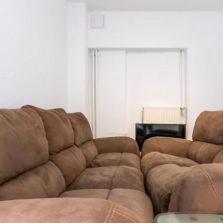 Monteurwohnung Fuer 4 Personen In Zentraler Lage Apartment Mainz