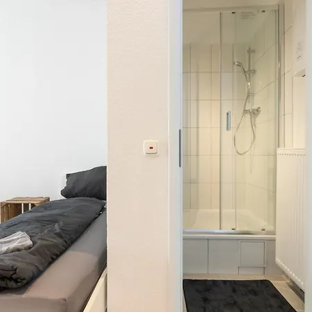 Apartment Monteurwohnung Für 4 Personen In Zentraler Lage