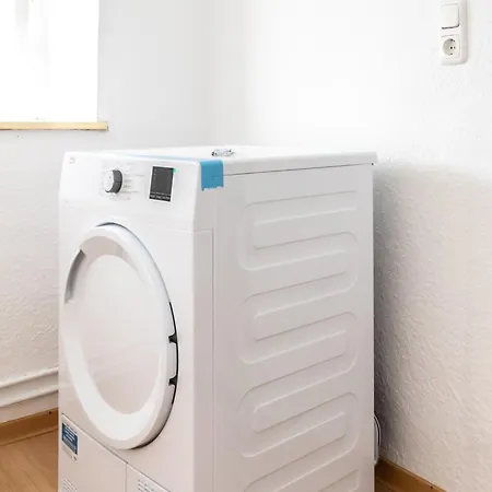 Lägenhet Monteurwohnung Fuer 4 Personen In Zentraler Lage