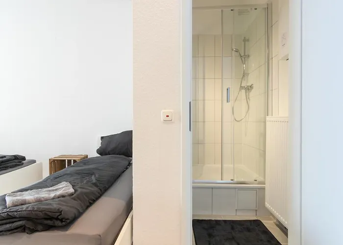 Apartamento Monteurwohnung Für 4 Personen In Zentraler Lage